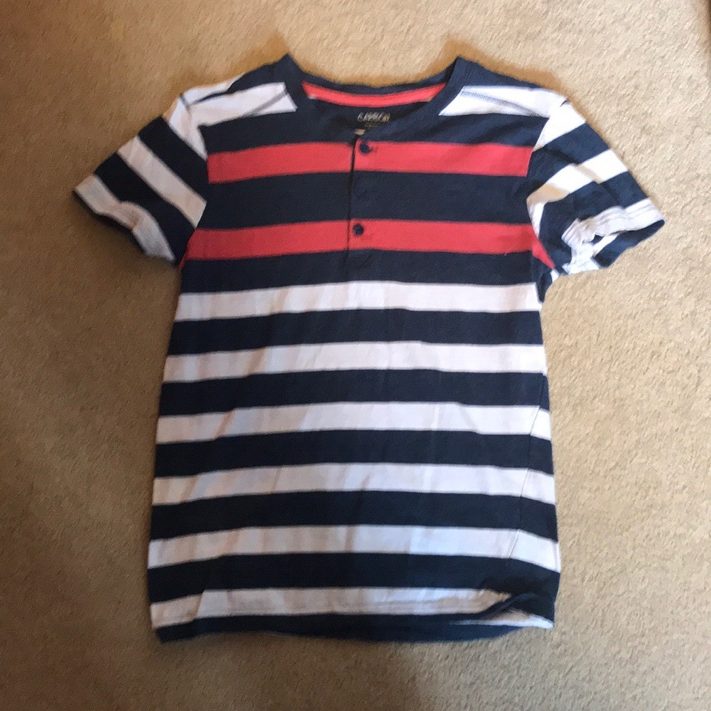 Men’s carbon buttoned t-shirt